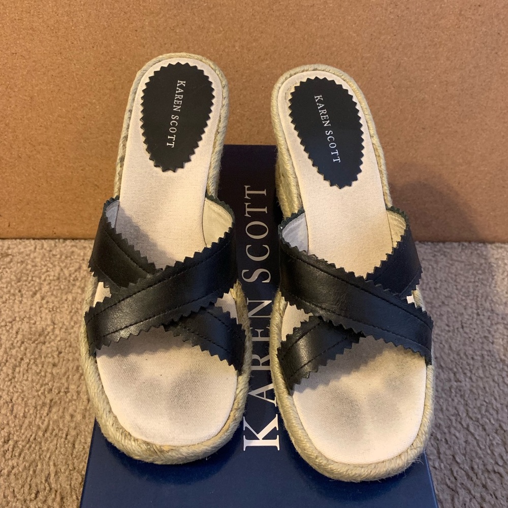 KAREN SCOTT black wedges